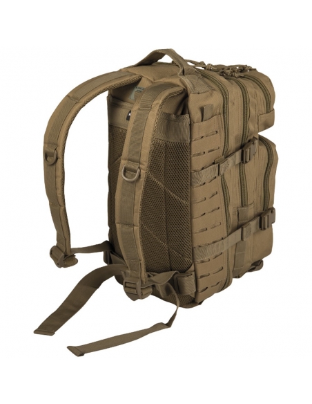 Compre a mochila tática militar MilTec US Assault SM de 20 litros com corte a laser na cor coyote e fecho frontal em velcro.