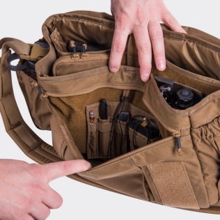 Bolsa tática média Helikon-Tex Urban Courier, cinza e preta. 2
