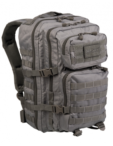 Mochila tática militar MilTec US Assault LG de 36 litros com estampa de folhagem e fecho frontal em velcro.